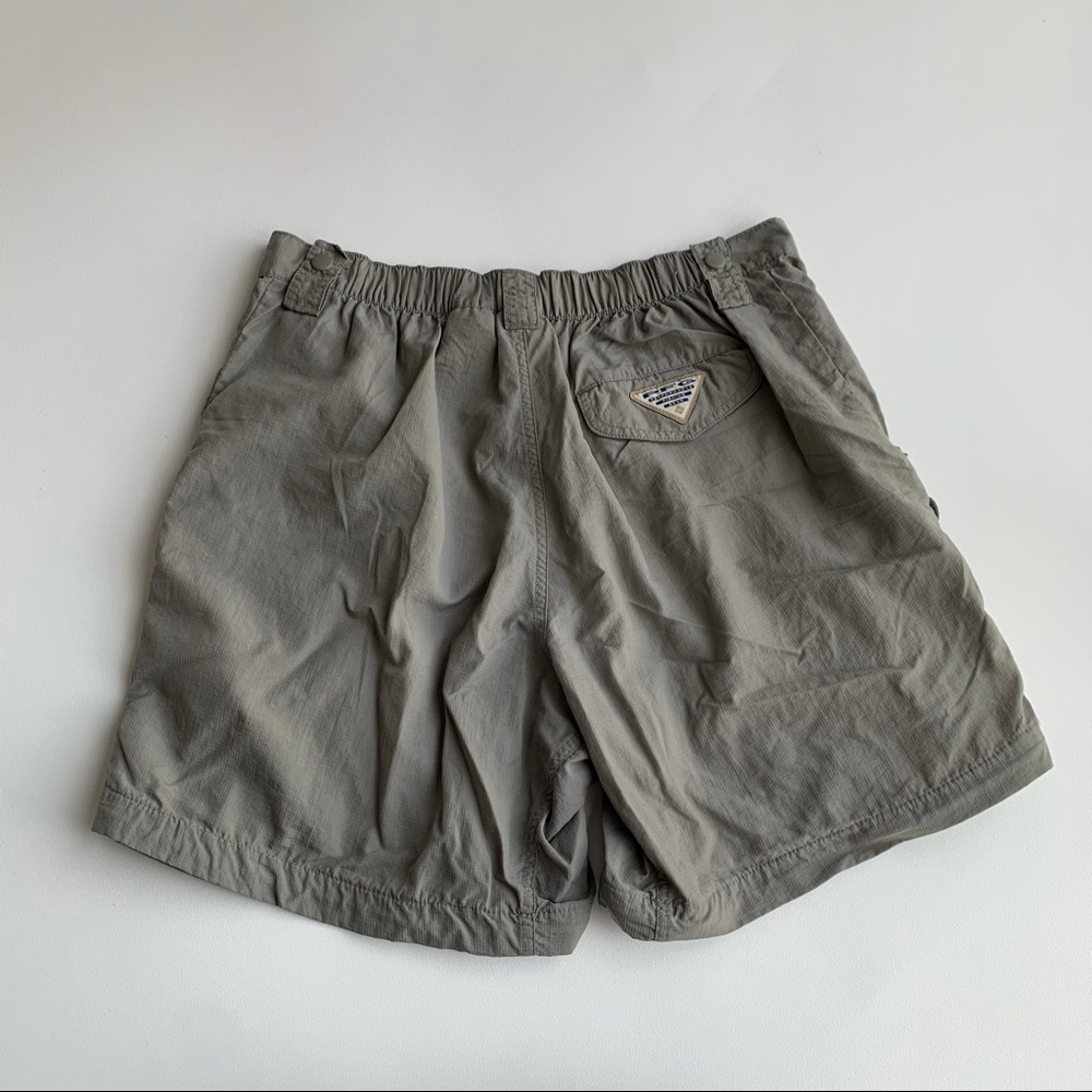 Columbia Men’s Vintage PFG Fishing Shorts Khaki Elastic Waist Size Medium - Picture 3 of 6